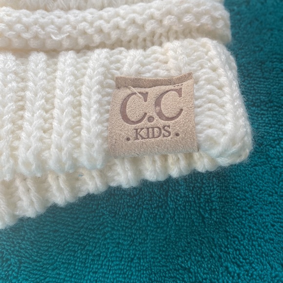 Never worn kids CC beanie - Picture 3 of 3
